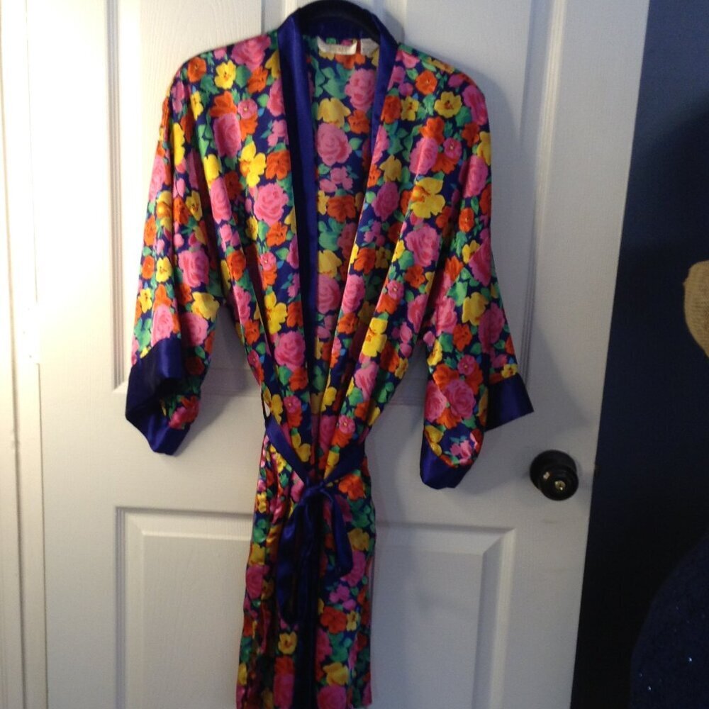 VTG Victoria Secrets Gold Label Floral Satin Kimono robe Girlhood Fairycore Y2K